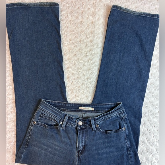 Levi’s Curvy Bootcut Blue Jeans a wardrobe must have - Picture 5 of 11